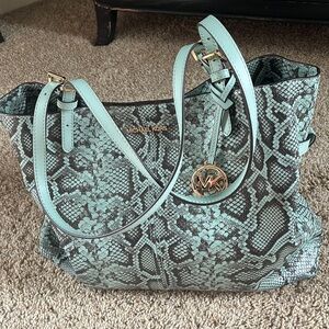 Brand New Michael Kors Lenox Large Tote